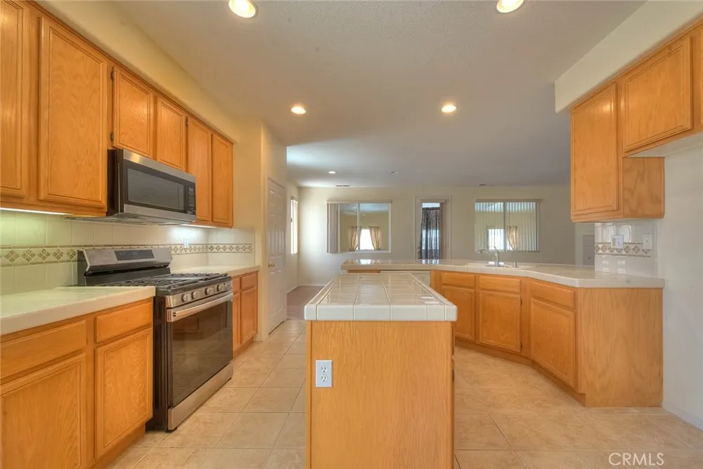 14990 Lexington Adelanto, CA 92301