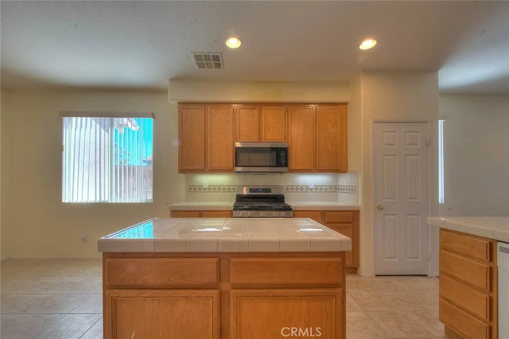 14990 Lexington Adelanto, CA 92301