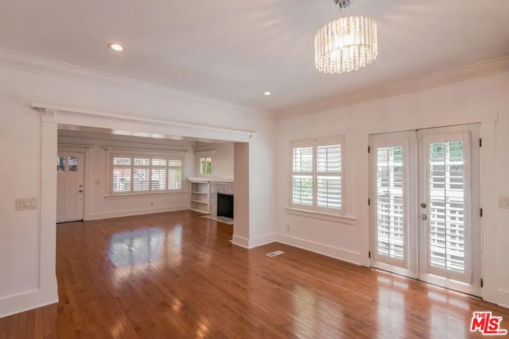 4530 W Washington Boulevard Los Angeles, CA 90016