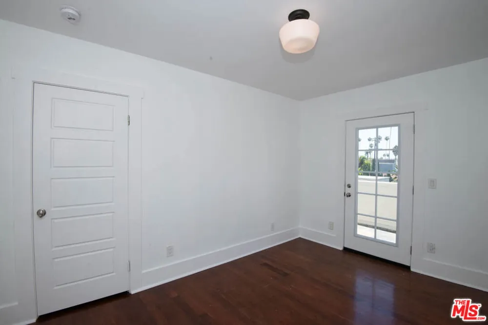 4530 W Washington Boulevard Los Angeles, CA 90016