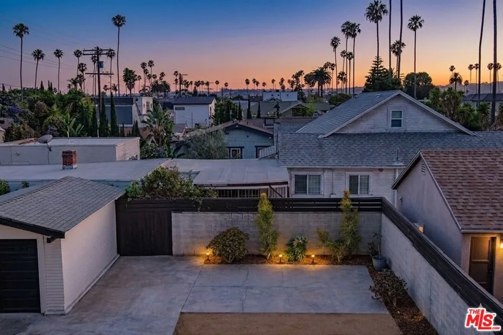 4530 W Washington Boulevard Los Angeles, CA 90016
