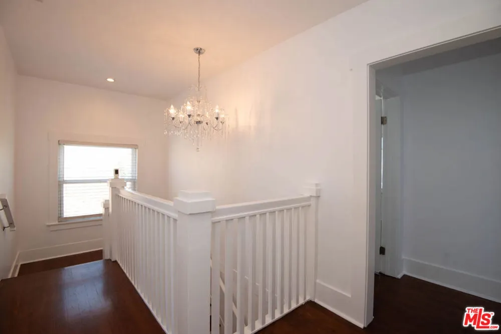 4530 W Washington Boulevard Los Angeles, CA 90016