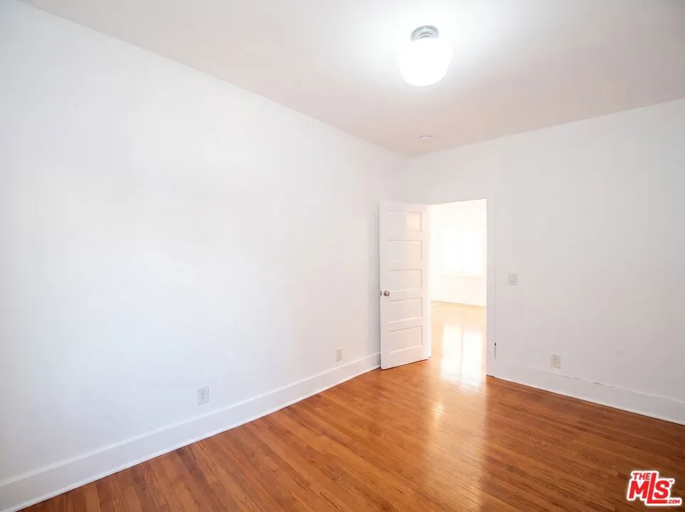 4530 W Washington Boulevard Los Angeles, CA 90016