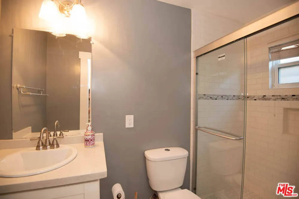 4530 W Washington Boulevard Los Angeles, CA 90016
