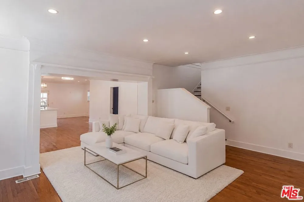 4530 W Washington Boulevard Los Angeles, CA 90016
