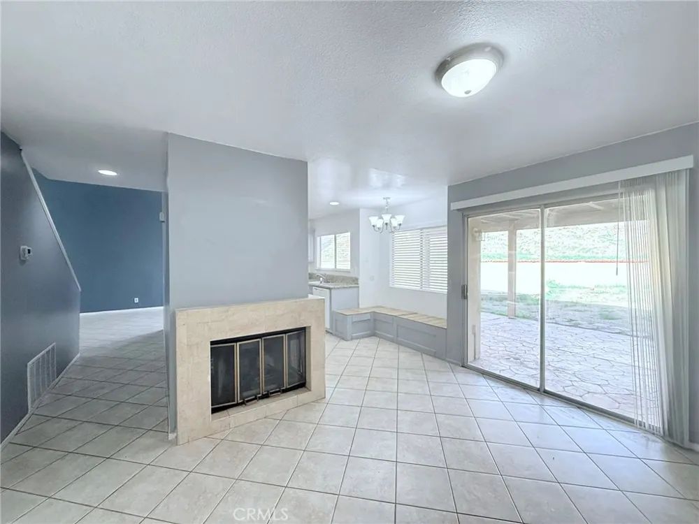 11876 Albion Way Moreno Valley, CA 92557
