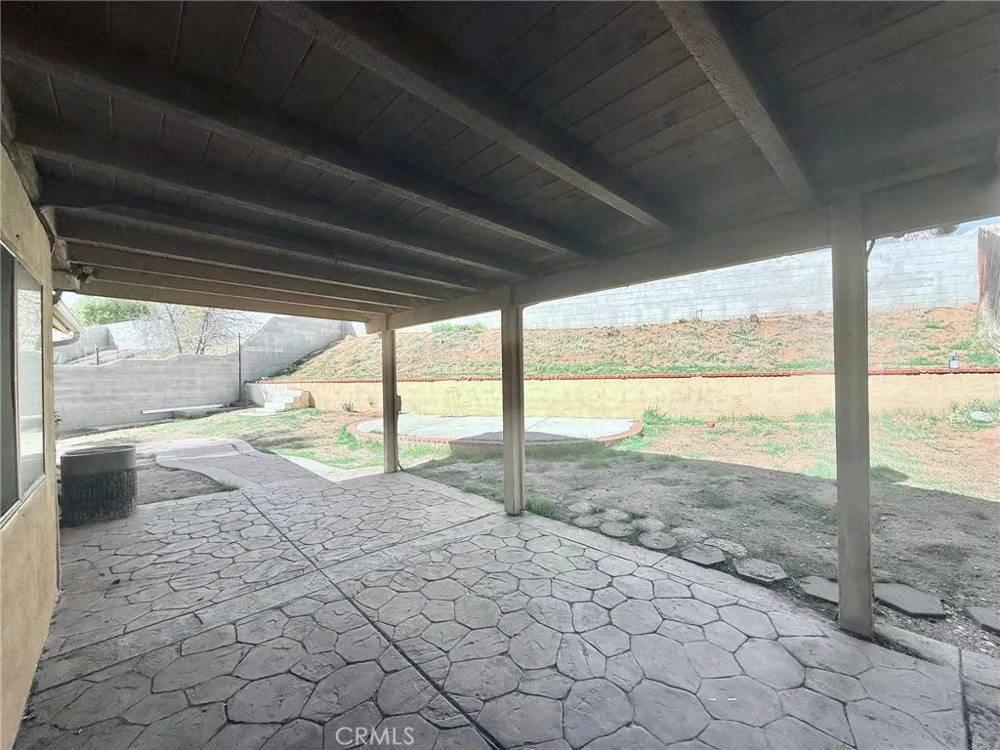 11876 Albion Way Moreno Valley, CA 92557
