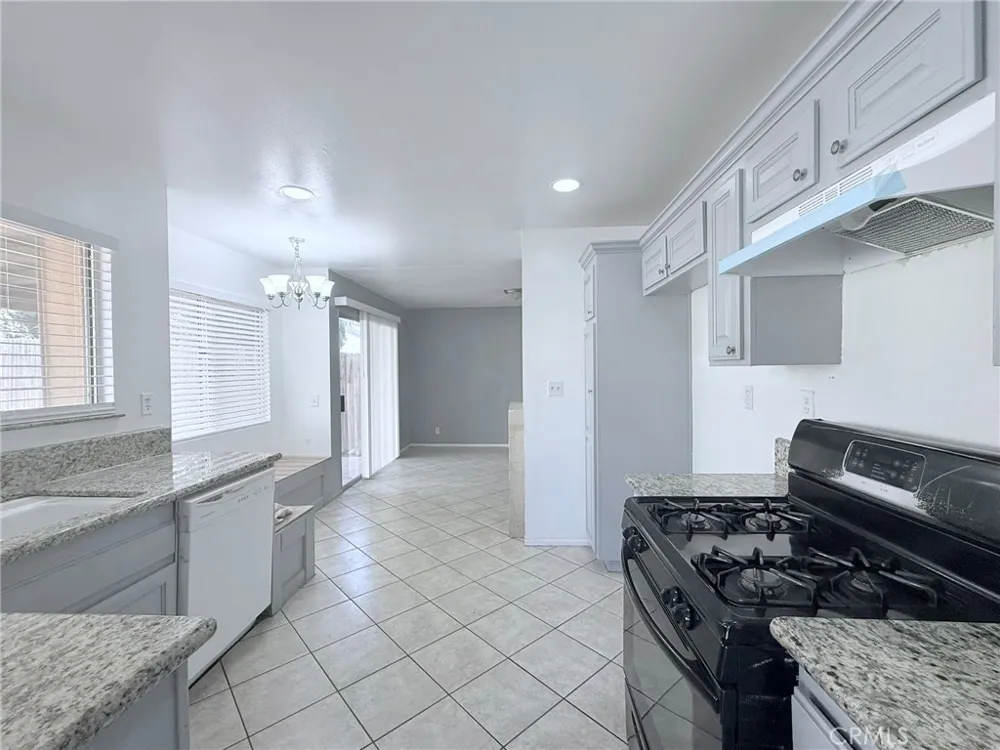 11876 Albion Way Moreno Valley, CA 92557
