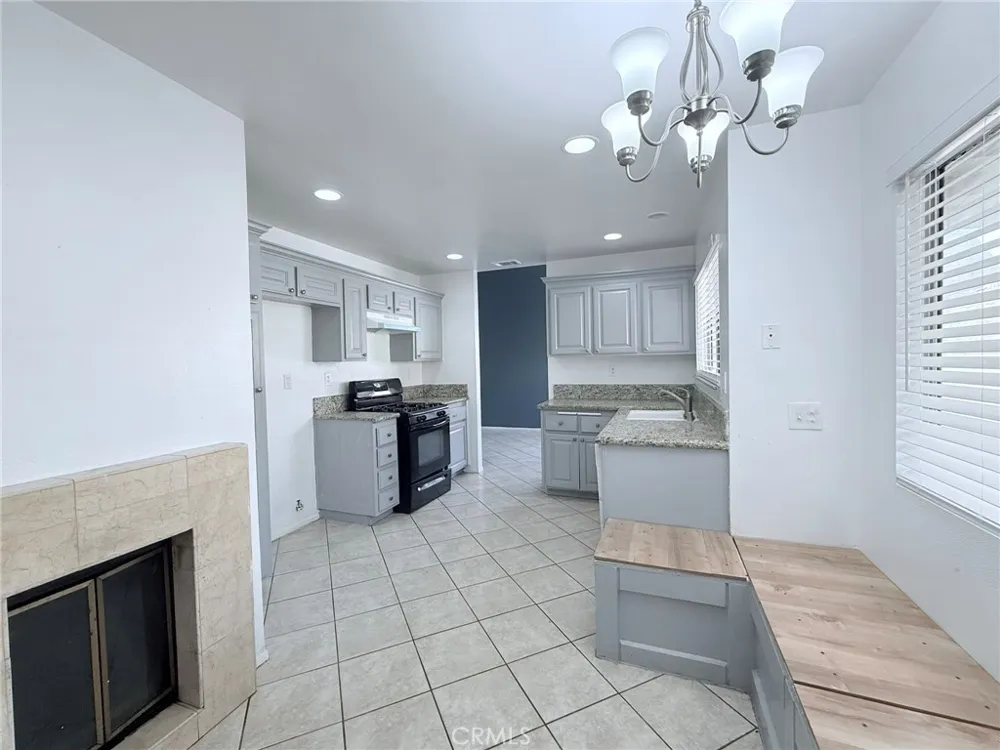 11876 Albion Way Moreno Valley, CA 92557