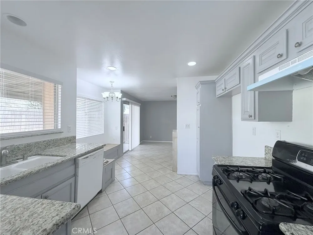 11876 Albion Way Moreno Valley, CA 92557