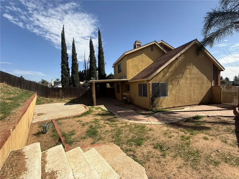 11876 Albion Way Moreno Valley, CA 92557