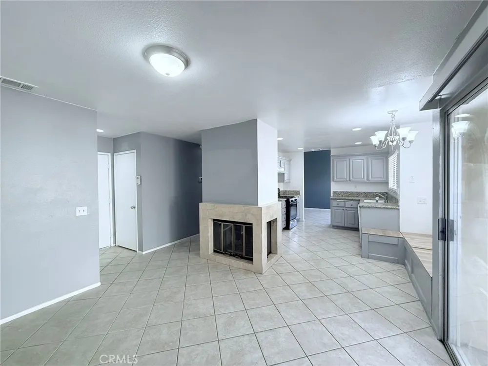 11876 Albion Way Moreno Valley, CA 92557