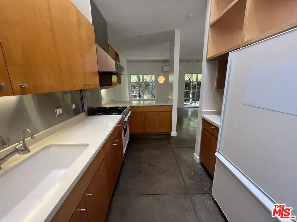 344 Indiana Avenue #C Venice, CA 90291