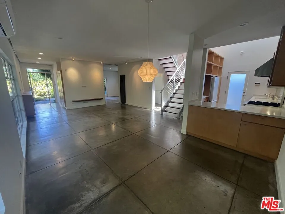 344 Indiana Avenue #C Venice, CA 90291