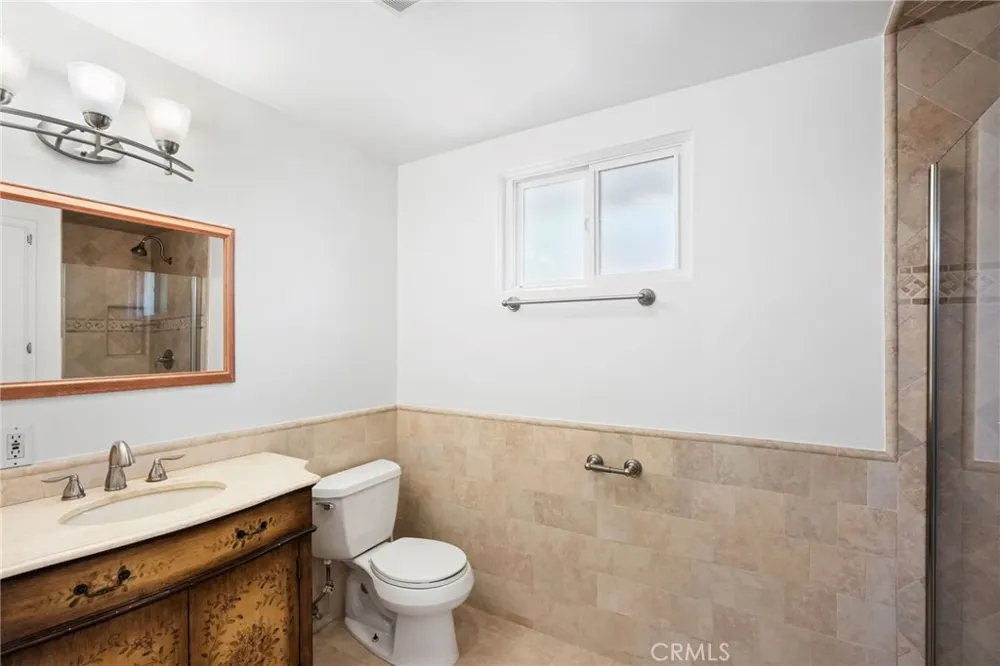 23800 Hatteras Street Woodland Hills, CA 91367
