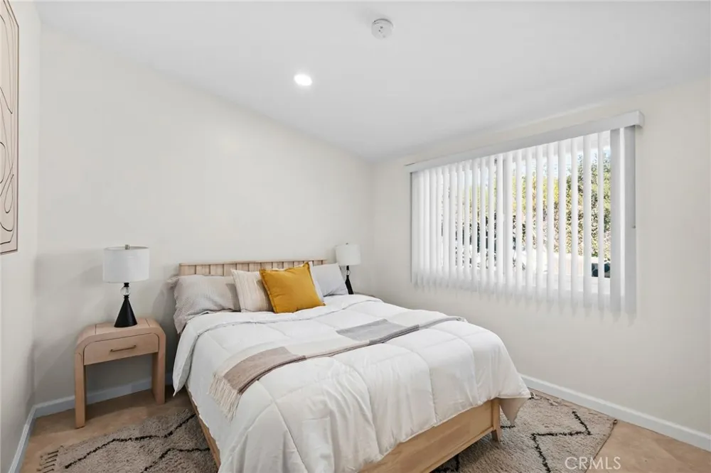 23800 Hatteras Street Woodland Hills, CA 91367