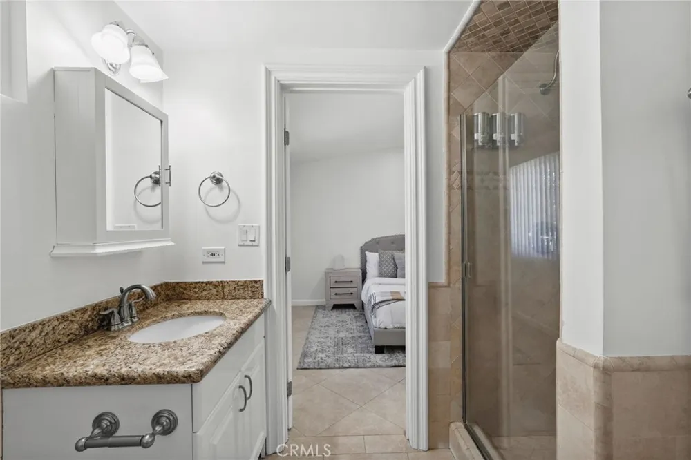 23800 Hatteras Street Woodland Hills, CA 91367