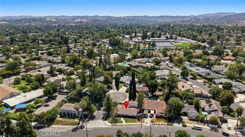 23800 Hatteras Street Woodland Hills, CA 91367