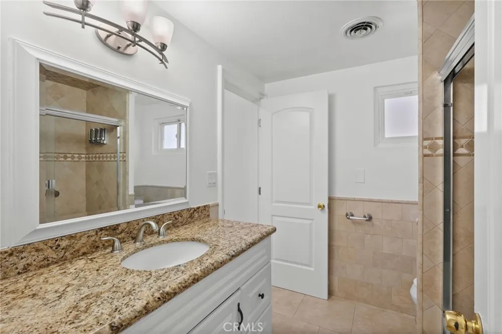 23800 Hatteras Street Woodland Hills, CA 91367