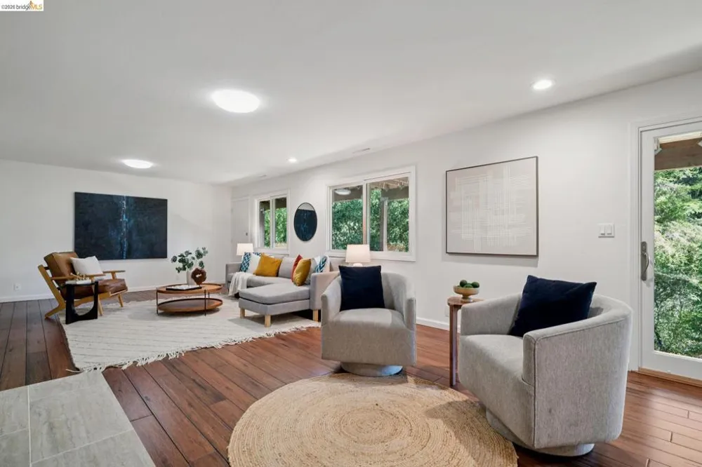 6040 Chelton Dr Oakland, CA 94611