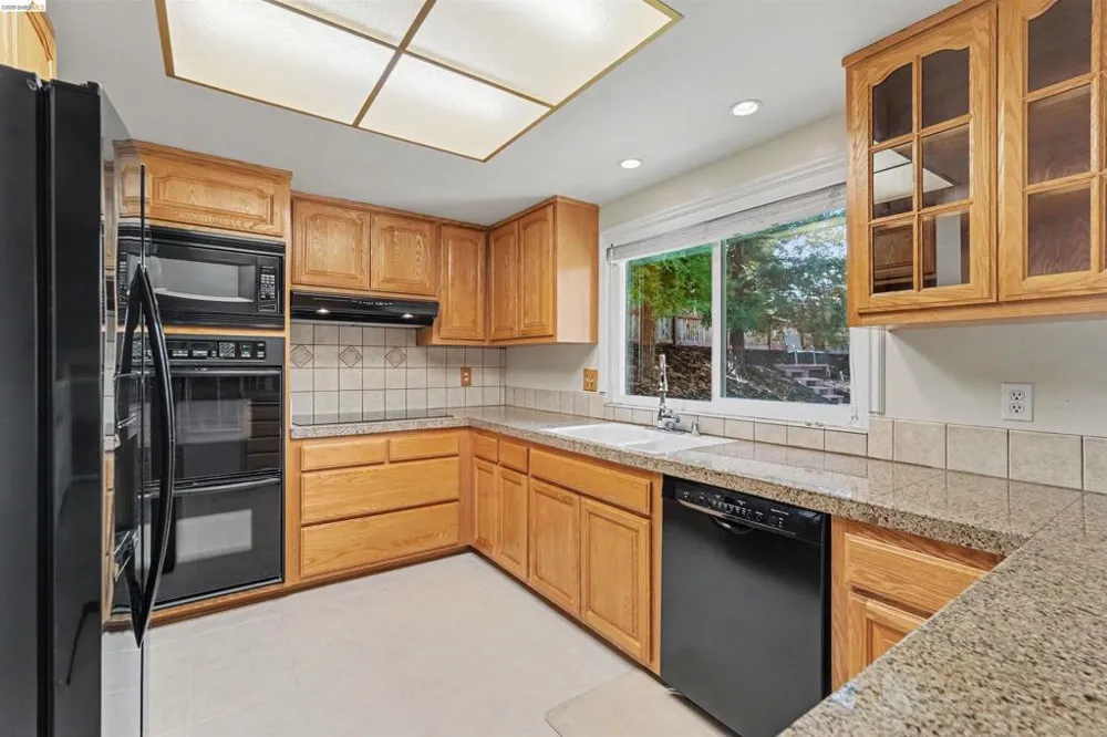 2326 Peachtree Cir Antioch, CA 94509