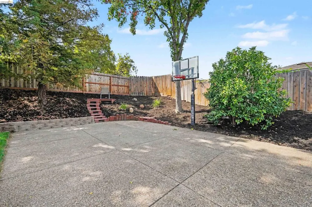 2326 Peachtree Cir Antioch, CA 94509