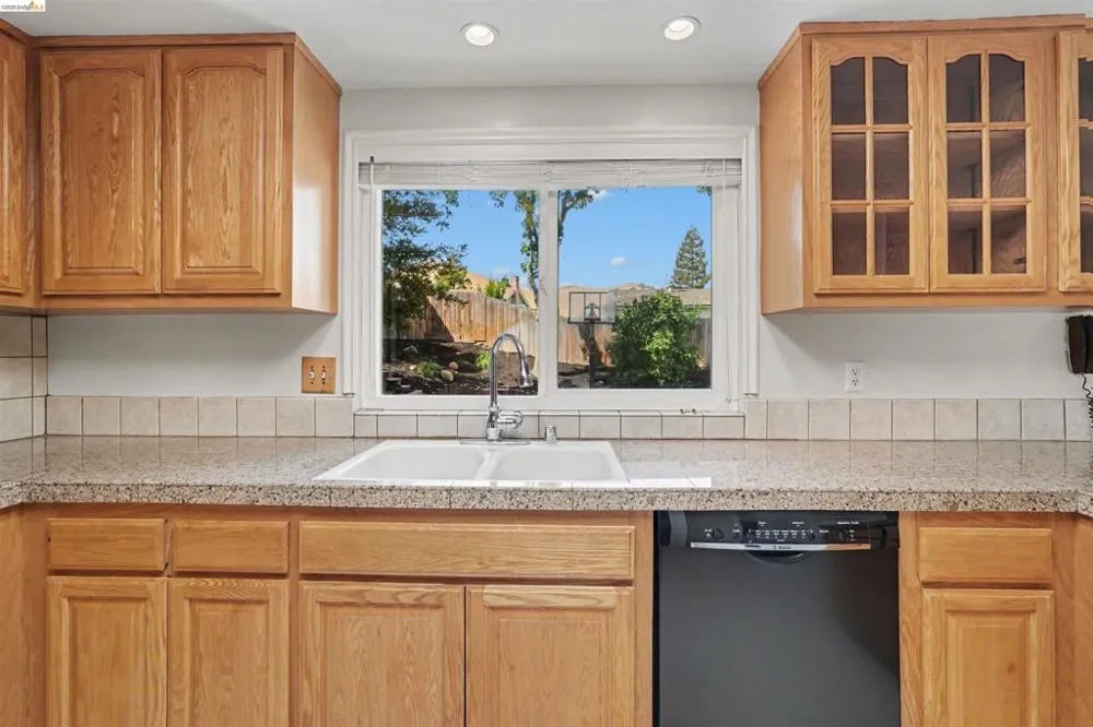 2326 Peachtree Cir Antioch, CA 94509