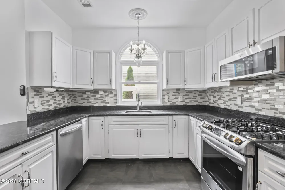 4 Claire Court Matawan, NJ 07747