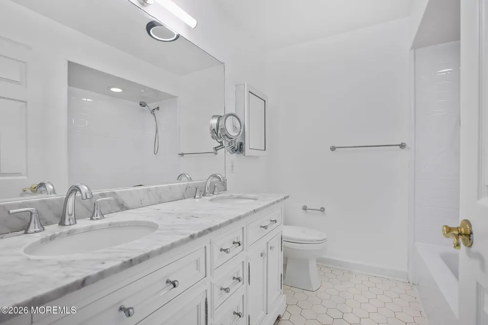 4 Claire Court Matawan, NJ 07747