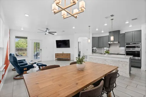 17004 Gibbons Path