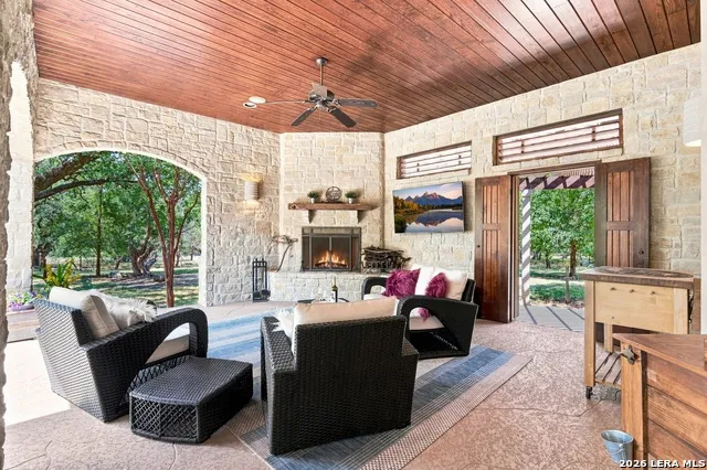 9900 KOPPLIN RD New Braunfels, TX 78132