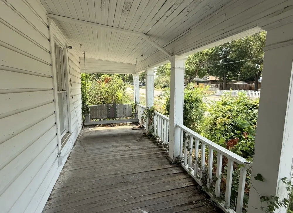 1018 College Street McKinney, TX 75069