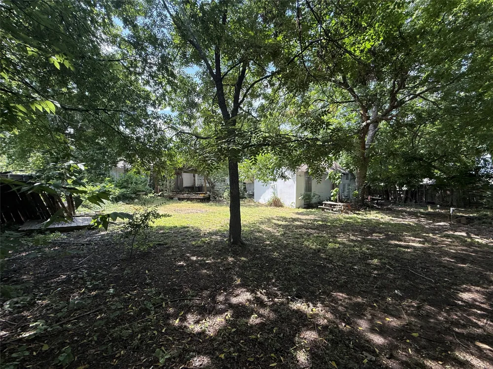 1018 College Street McKinney, TX 75069