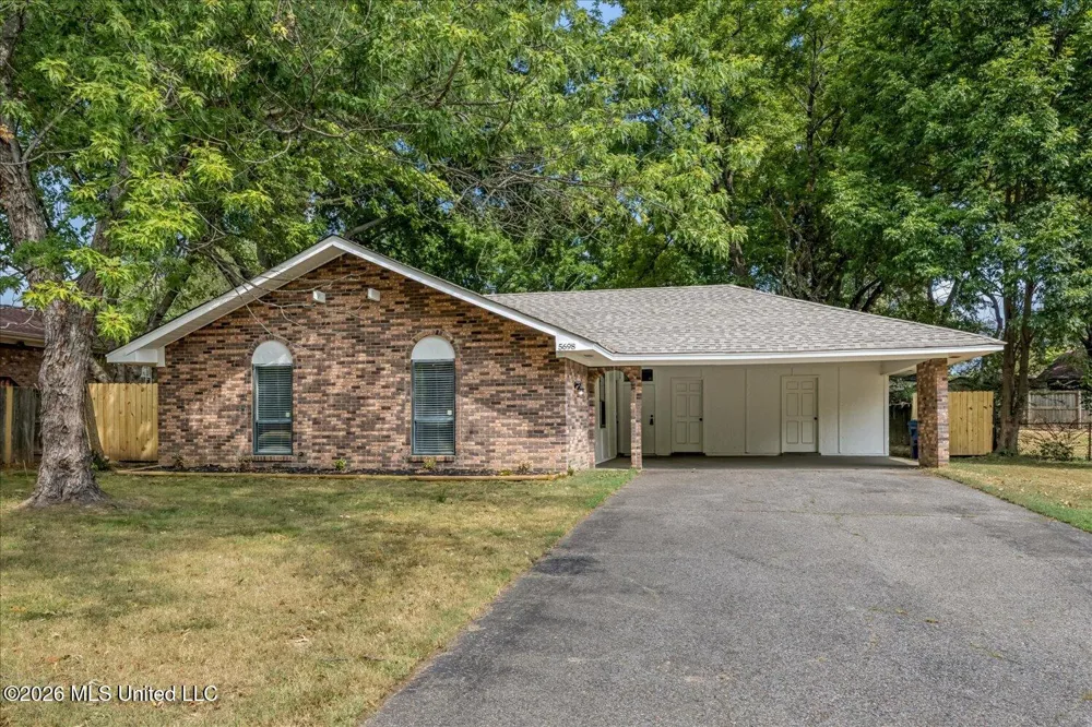 5698 Shannon Drive Horn Lake, MS 38637