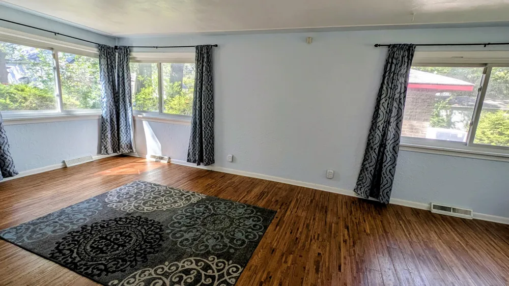 1932 Elwood Street Muskegon City, MI 49442