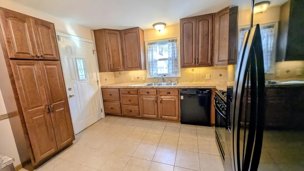 1932 Elwood Street Muskegon City, MI 49442