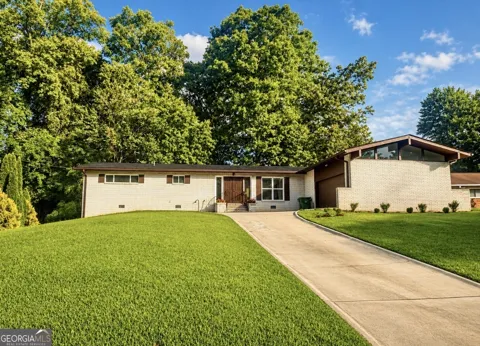 2735 Kings Park CIR