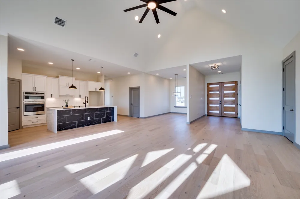 1561 Dixie Estates Way Whitesboro, TX 76273