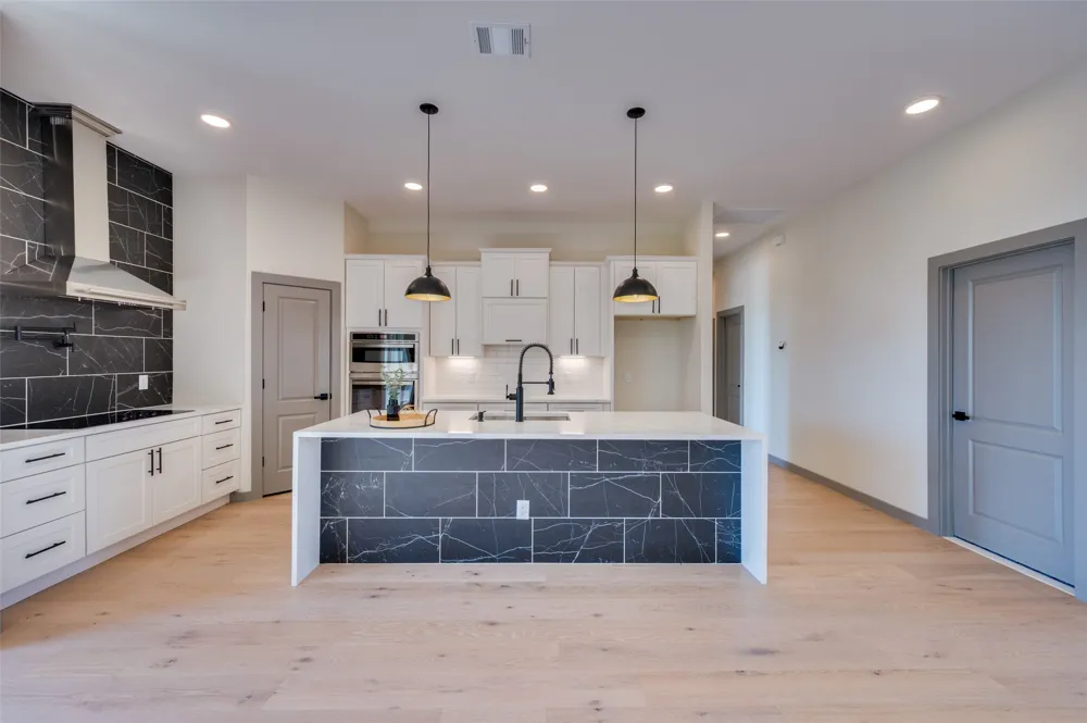 1561 Dixie Estates Way Whitesboro, TX 76273