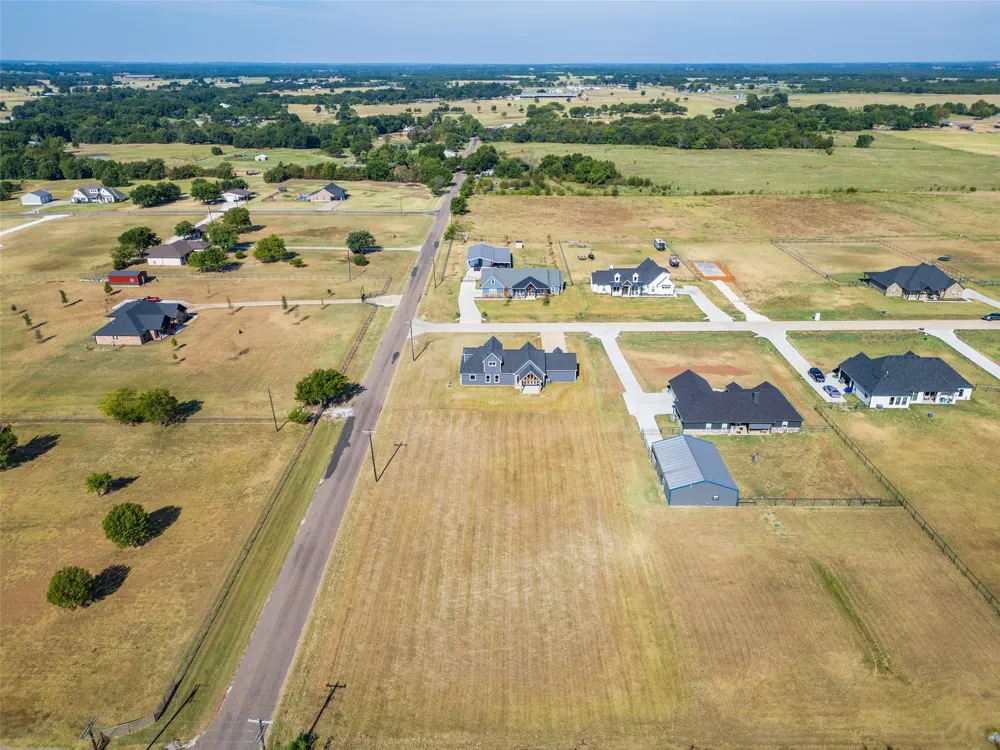 1561 Dixie Estates Way Whitesboro, TX 76273