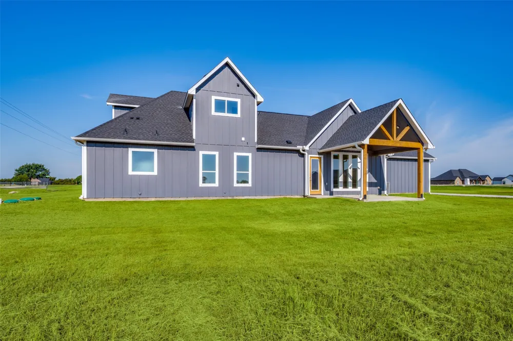 1561 Dixie Estates Way Whitesboro, TX 76273