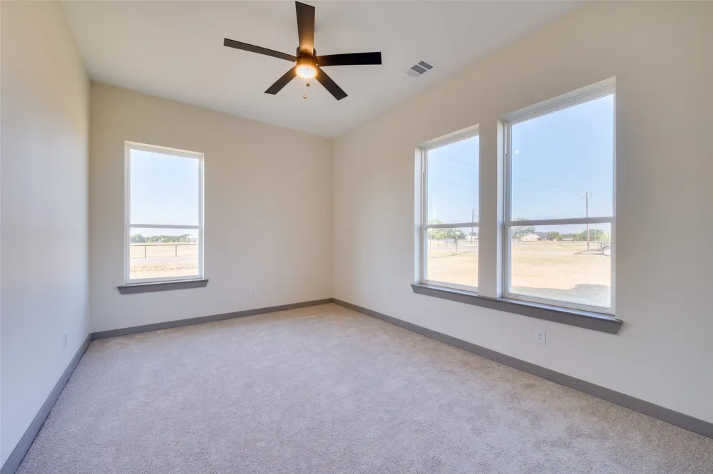 1561 Dixie Estates Way Whitesboro, TX 76273