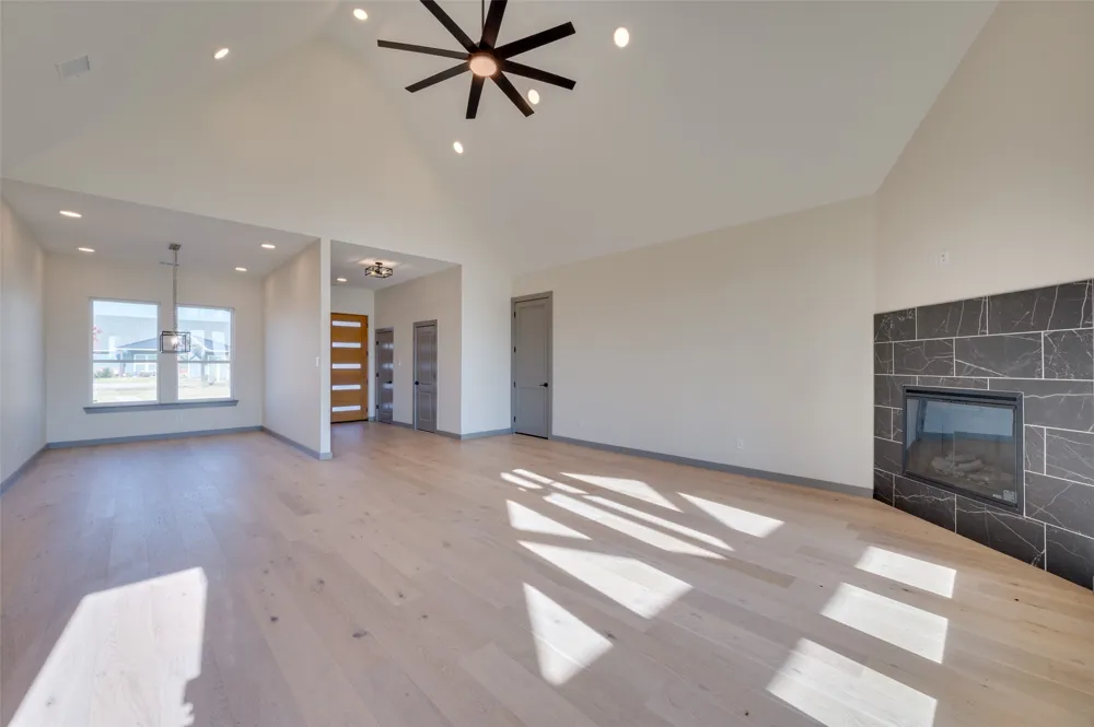 1561 Dixie Estates Way Whitesboro, TX 76273