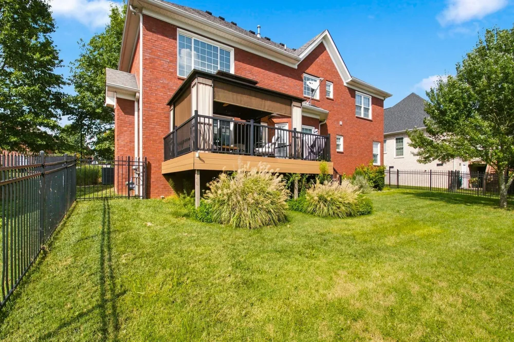 1011 Red Pepper Rdg Spring Hill, TN 37174
