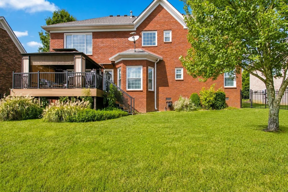 1011 Red Pepper Rdg Spring Hill, TN 37174