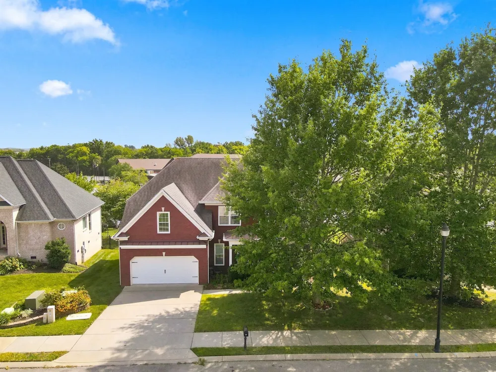 1011 Red Pepper Rdg Spring Hill, TN 37174