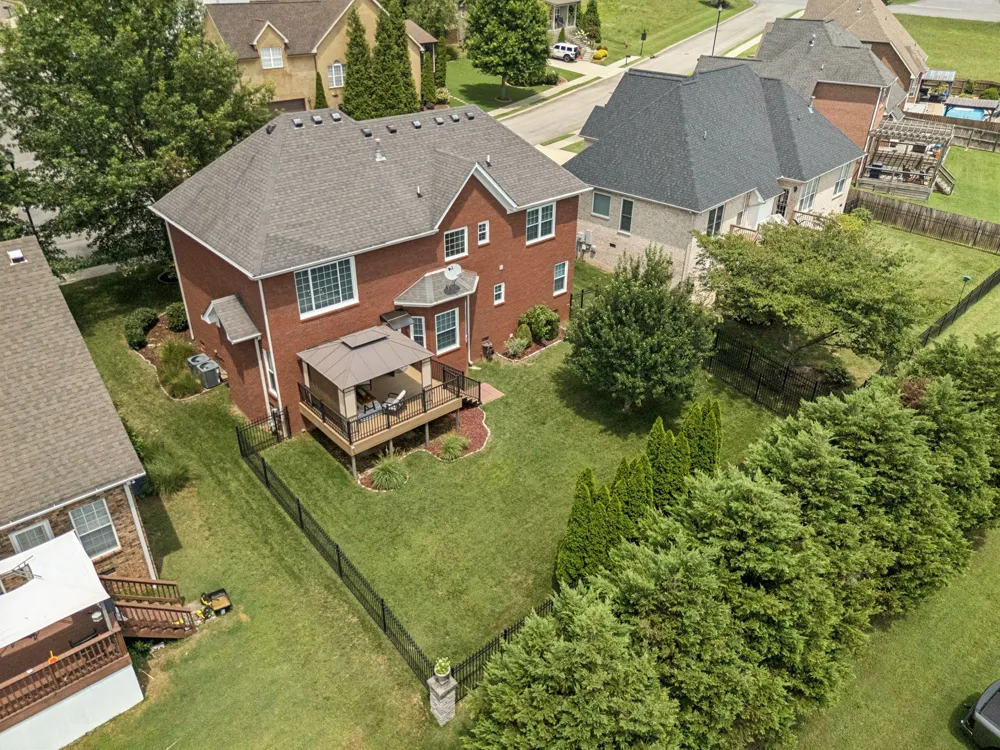 1011 Red Pepper Rdg Spring Hill, TN 37174