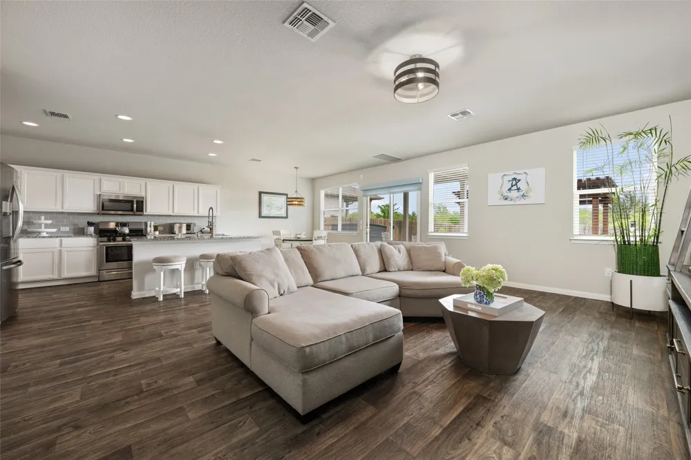 13901 Macquarie Drive Pflugerville, TX 78660