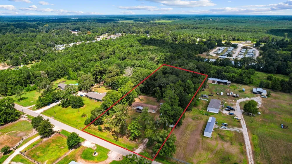 863 County Road 3141 E Cleveland, TX 77327