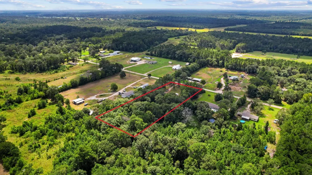 863 County Road 3141 E Cleveland, TX 77327